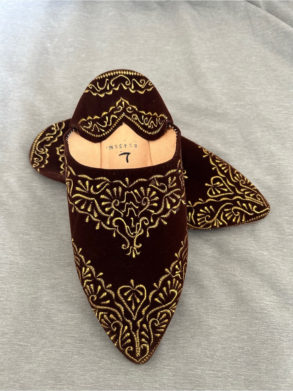Moroccan-Style Embroidered Velvet Babouche Slippers EU 43 Burgundy Brown Boho